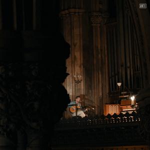 美女把屁股扒开把鸡鸡露出的视频
