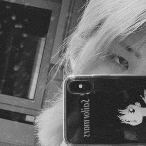 美女把屁股扒开把鸡鸡露出的视频
